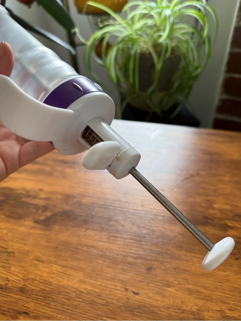 Pampered Chef Easy Accent Decorator – Purple & White Cupcake Icing Piping Tool